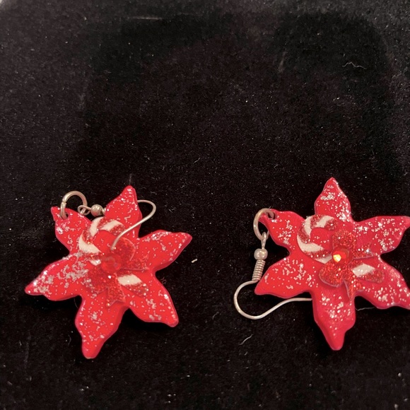 Christmas Poinsettia earrings - Picture 2 of 3